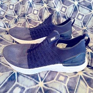 Brand New Nike React Phantom Run Flyknit 2 College Navy Size 10